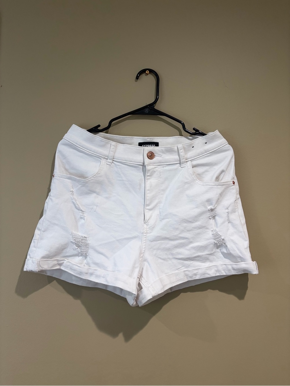 Express size 10 High-Rise White Women’s Distressed Denim Shorts